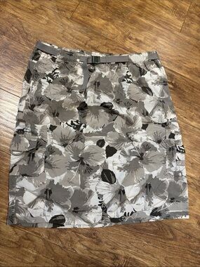 Columbia nylon cargo skirt featuring a Hawaiian floral print